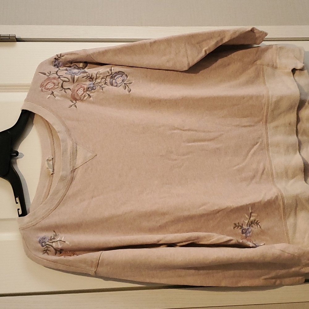 Tres Jolie Sweatshirt